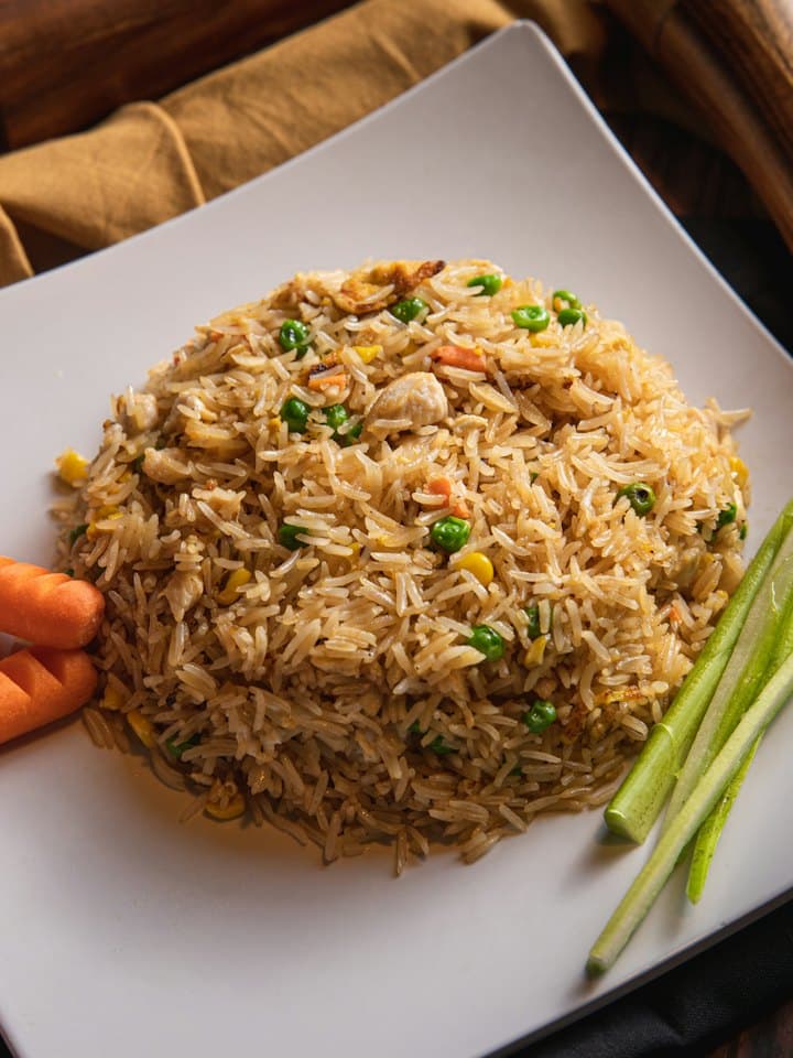 Fried rice with peas and carrots